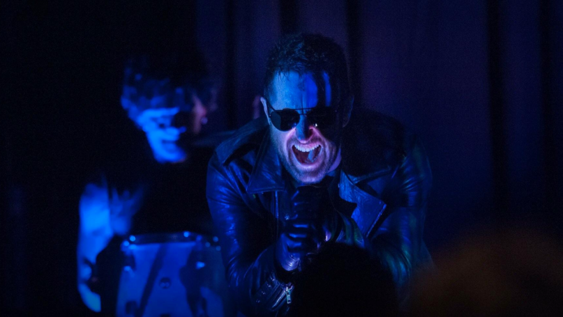 Psychodeliczny klip Coals zabiera nas w świat "Twin Peaks" i memów z kotkami