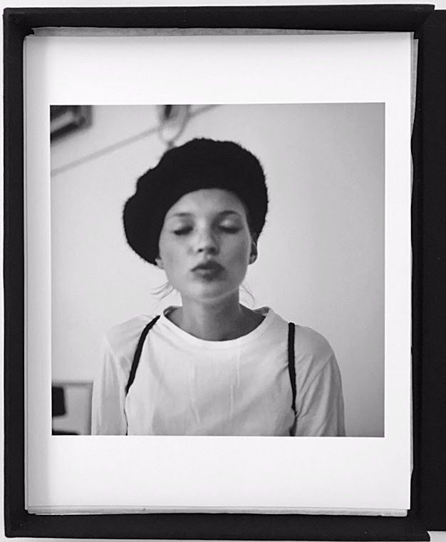 Milla Jovovich, Kate Moss, Mario Sorrenti... na pięknych, poruszających zdjęciach z 1994 roku