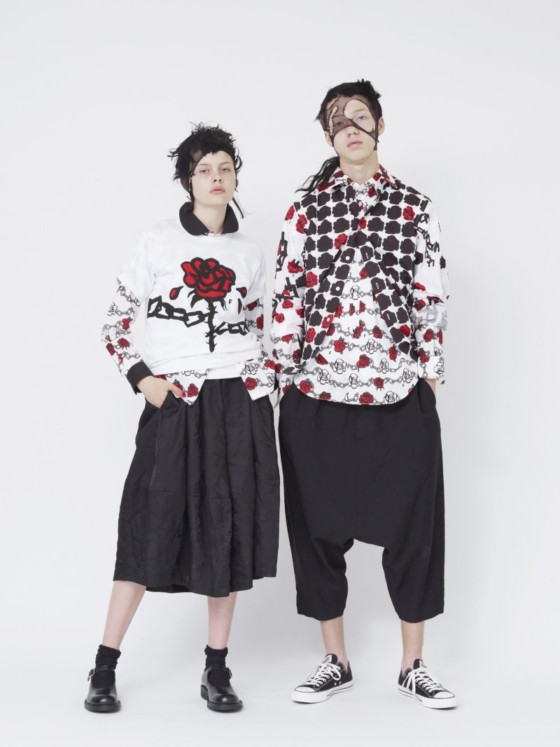 Comme  des  Garçons stworzyło kolekcję z Nike. Projekty dostępne są w polskim Vitkacu