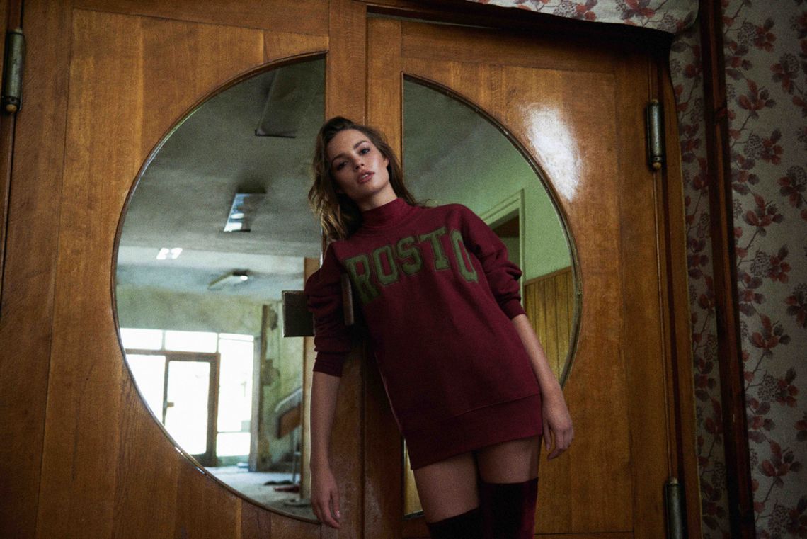 Czy streetwear może być wyrafinowany? Prosto wprowadza go na dużo wyższy poziom. Najnowsza sesja jest też superHOT