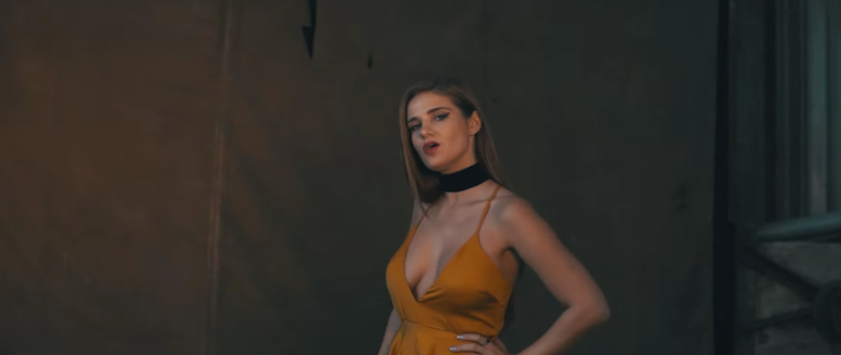 Zjawiskowa Sara Jaroszyk miesza zmysłowe R&B z elektroniką