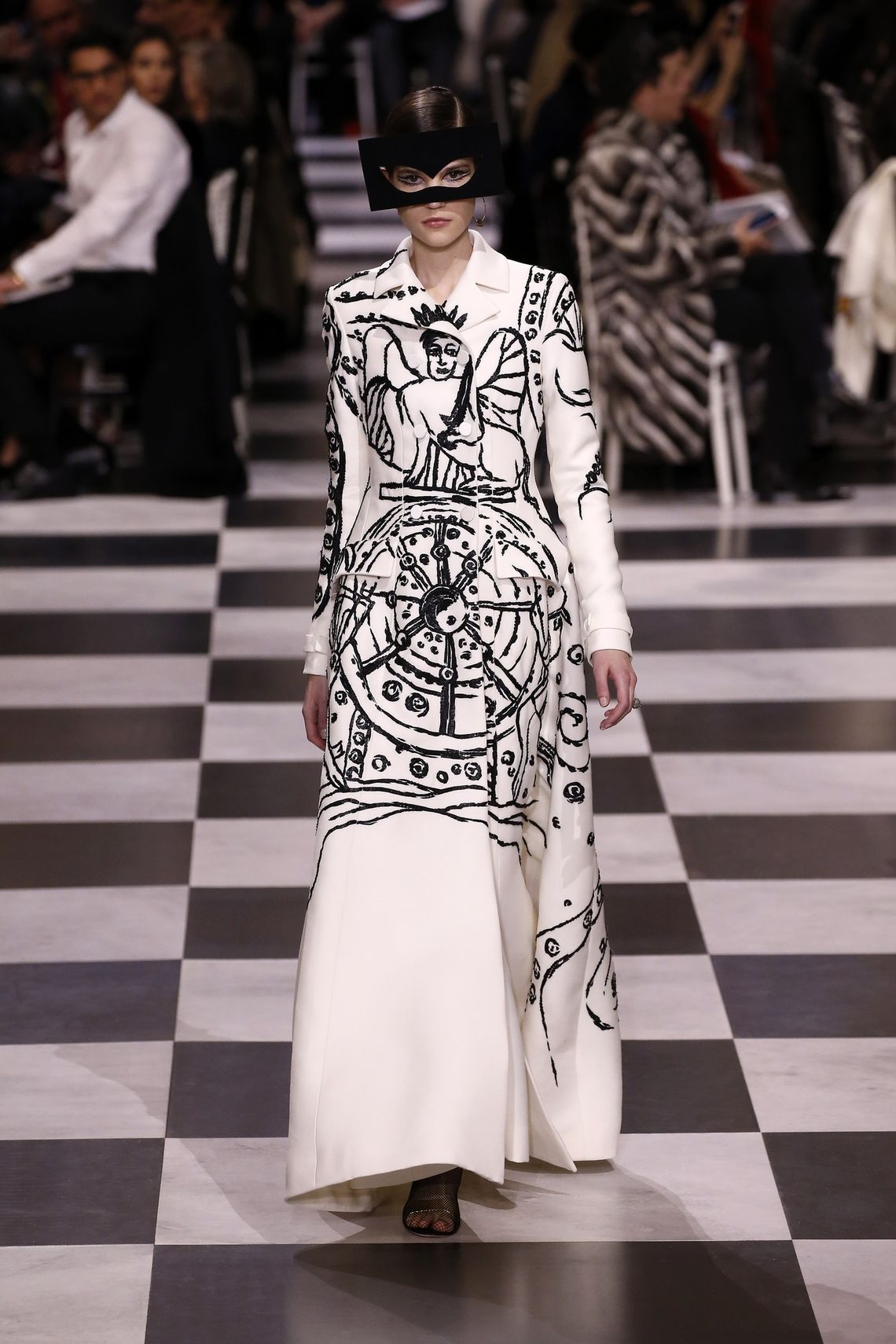 Kłamstwo i erotyka. Christian Dior postanowił nas uwieść i oszukać