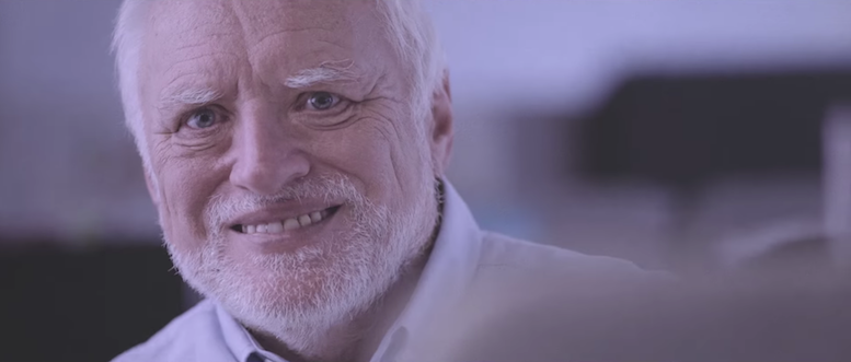 "Dziwny pan" znany z niezliczonych reklam i memów zagrał w klipie rockowego zespołu