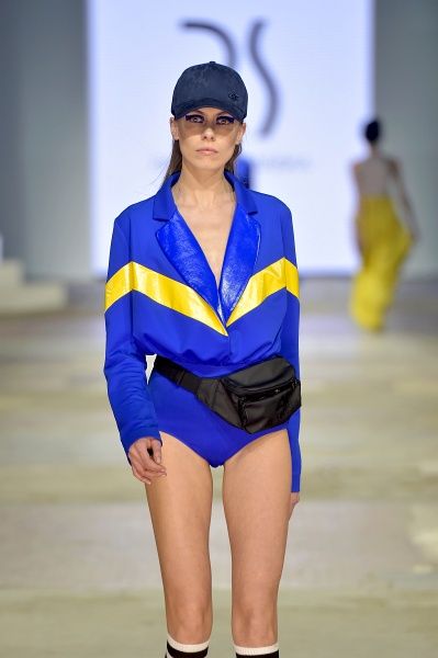 Bohaterką najnowszej kolekcji 4F jest pełna kontrastów hipsterka. W tle betonowa dżungla