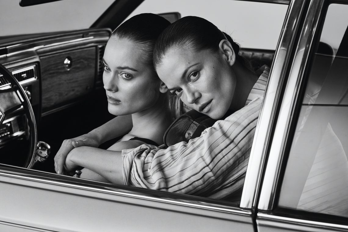 Dwie top modelki w pięknej kampanii Simple