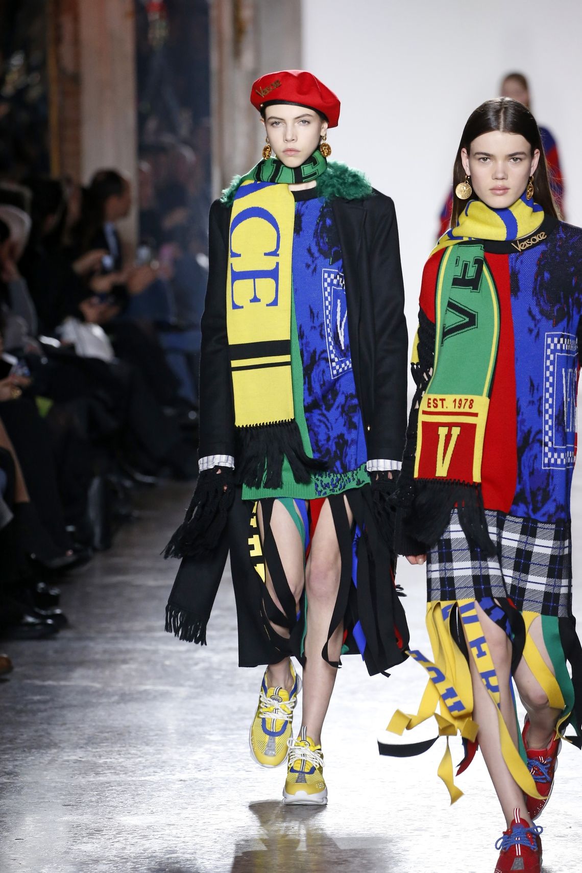 Versace, Versace, Versace. Piękny pokaz Donatelli Versace. Na wybiegu m.in. Anja Rubik