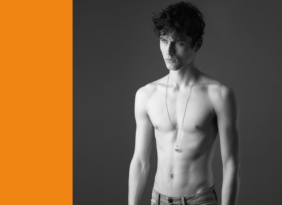 Chłopak z pięknymi, srebrnymi szpilkami. Poznajcie Marca z Białegostoku