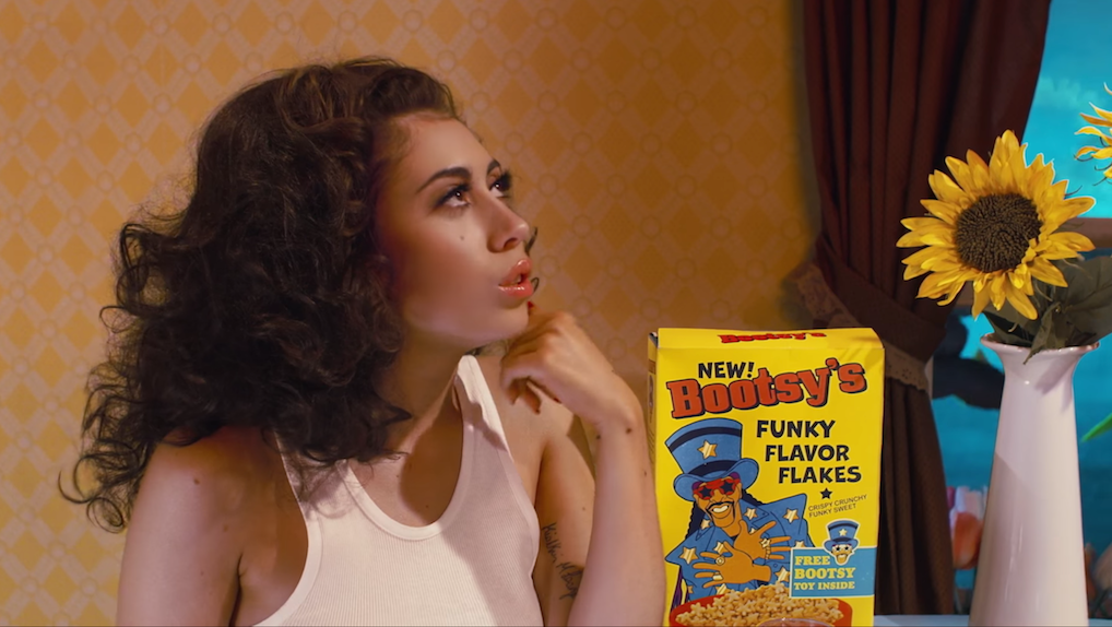 Mieszkała w samochodzie, a teraz wkracza do czołówki indie popu. To jeden z najważniejszych debiutów roku