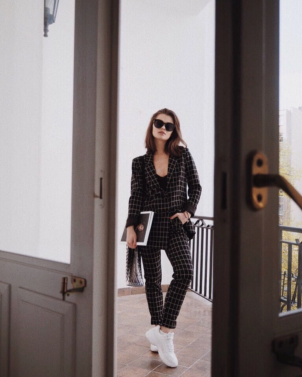 Dla tych osób codzienność nie oznacza nudy. Dynamiczni i przebojowi, łączą luz z klasyką