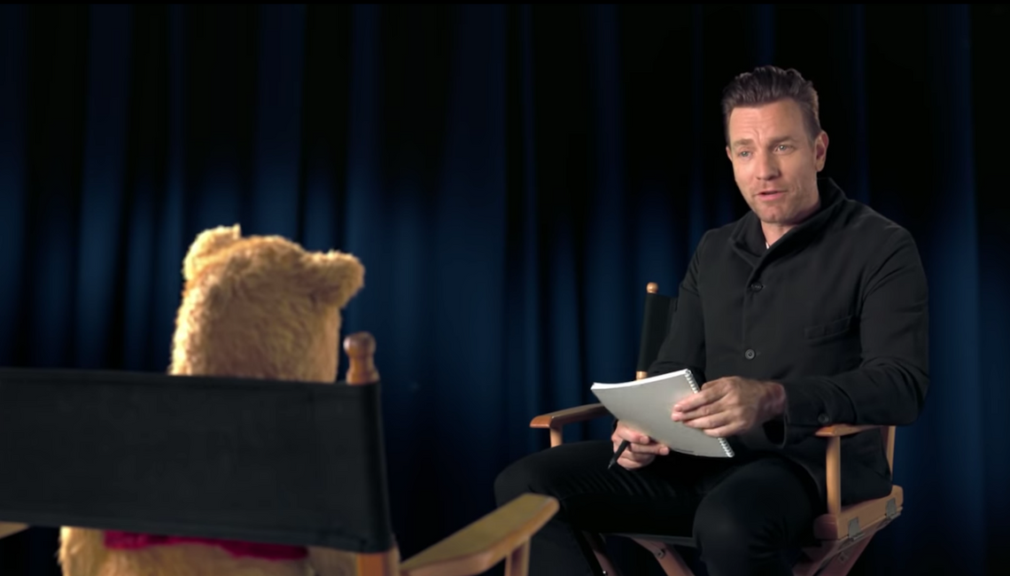 Ewan McGregor przeprowadza szczery wywiad z Kubusiem Puchatkiem, Tygryskiem, Prosiaczkiem i Kłapouchym [wideo]