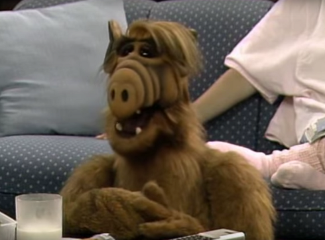 „Alf” powraca. Warner Bros. zapowiada reboot kultowego serialu o kosmicie.