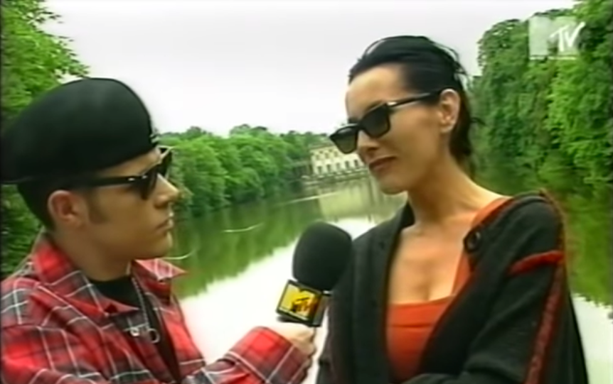 Kora, Hey i inni w starym materiale brytyjskiego MTV o polskiej muzyce