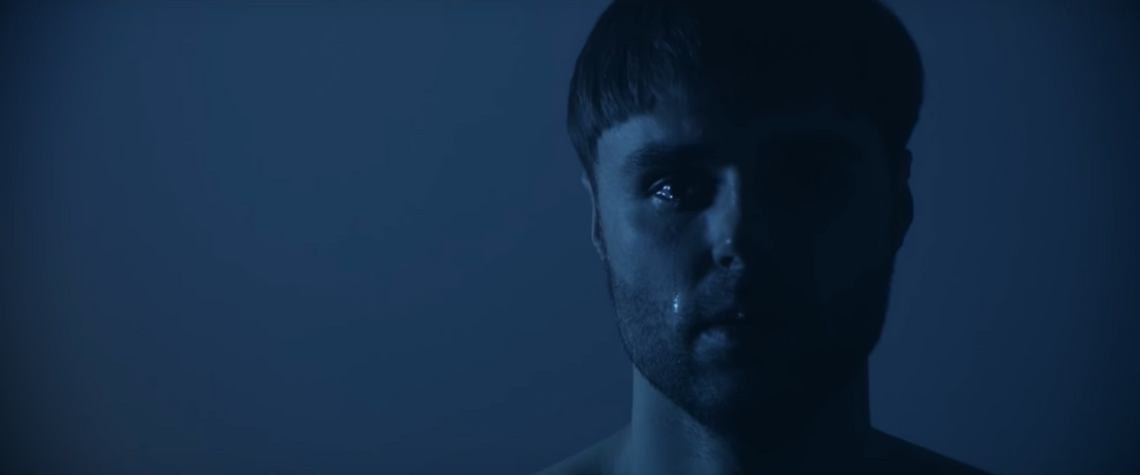 Marcin Januszkiewicz jako BLASK prezentuje nastrojowy klip. Aktor odważnie wkracza na scenę muzyczną