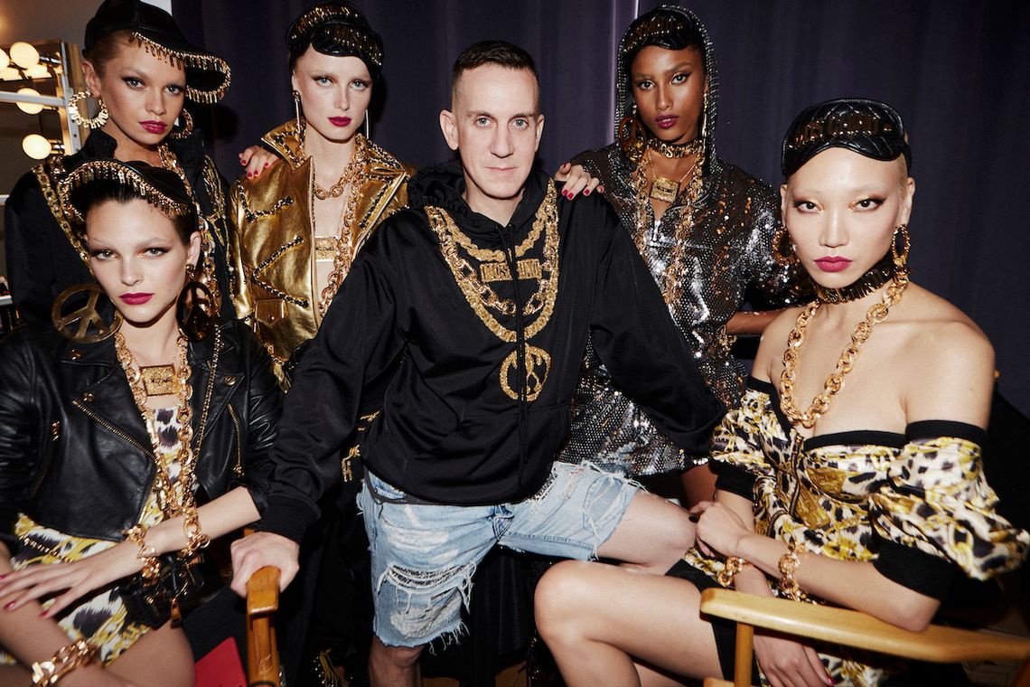 Mamy pełny lookbook kolekcji Moschino x H&M. Dużo złota i Myszki Miki