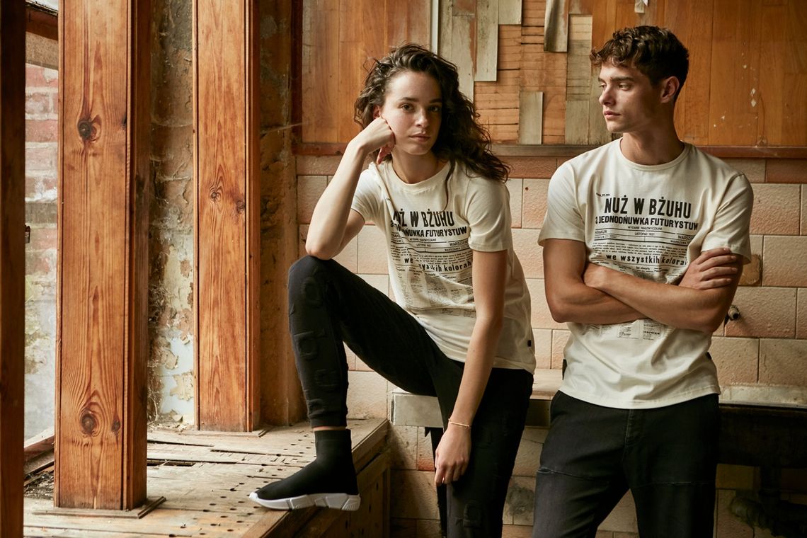 Wspólna kolekcja Pan tu nie stał i Muzeum Sztuki w Łodzi. Na ubrania trafiły dzieła awangardy polskiej i światowej