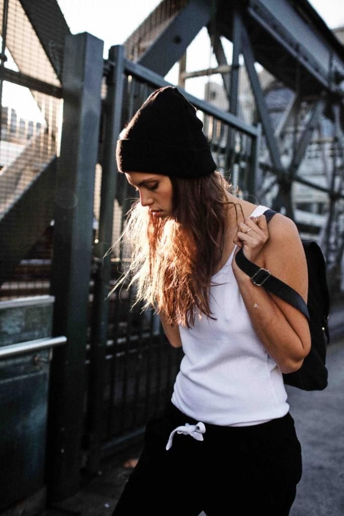 Klimatyczny Londyn, piękne dziewczyny i wyjątkowe ubrania w najnowszej kampanii MUUV.