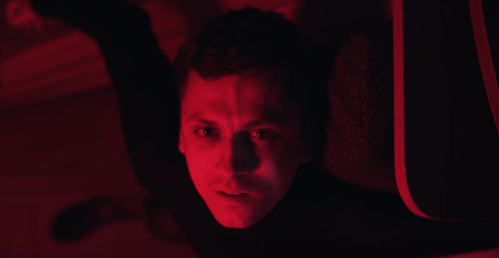 Nowy teledysk Baascha jest duszny i pełen napięcia