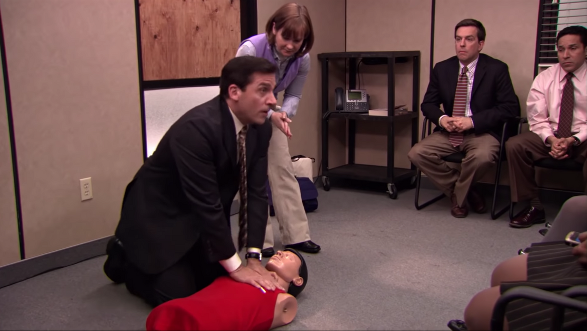 Mężczyzna uratował życie kobiecie, bo nauczył się z serialu "The Office" udzielać pierwszej pomocy