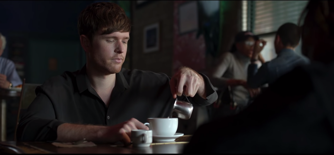 James Blake i Travis Scott odlatują w nowym klipie