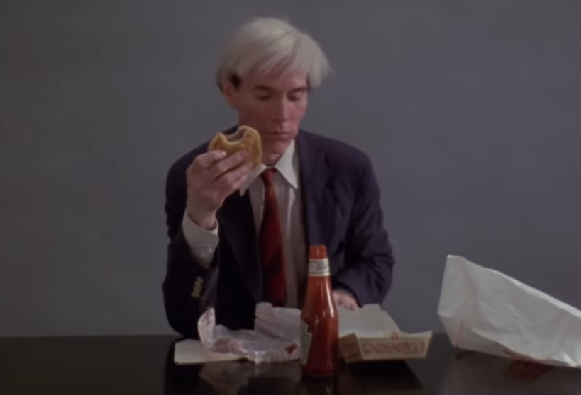 32 lata po swojej śmierci Andy Warhol reklamuje Burger Kinga