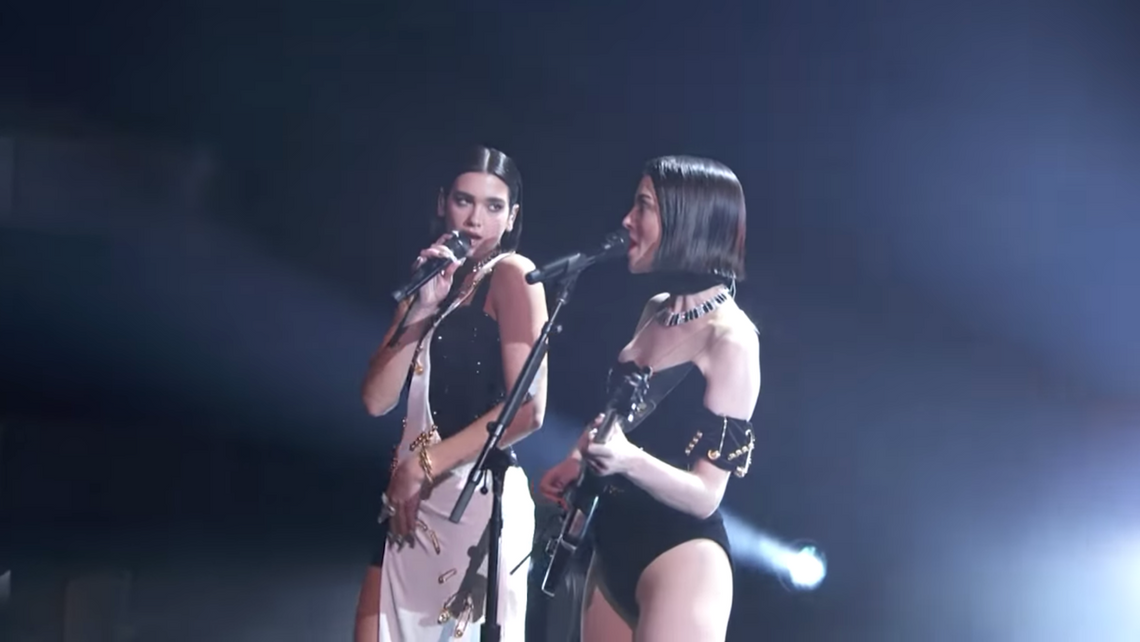 St. Vincent i Dua Lipa zrobiły show, które może przejść do historii. Oto zmysłowość w stanie czystym