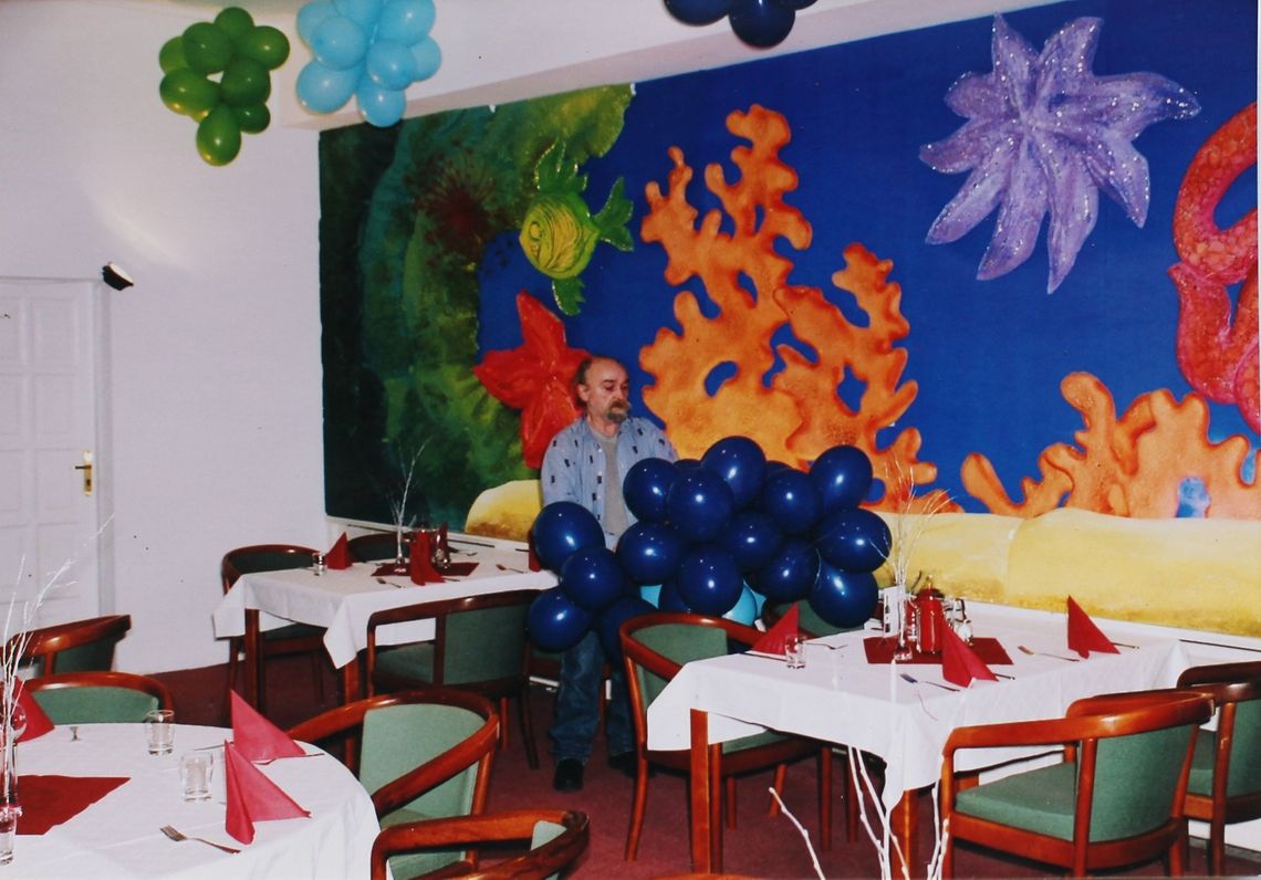 Artystyczny bal w scenografii rodem z PRL-u i dna oceanu. To spektakularny początek Project Roomu 2019