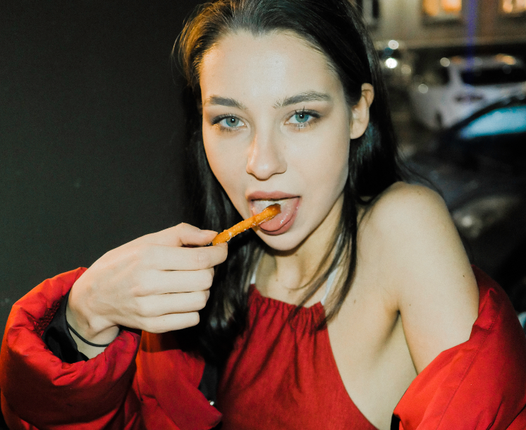 VTSS jest samoukiem-producentką techno i DJ-ką. Polka gra w najlepszych klubach w Europie