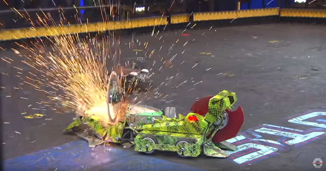 YouTube usuwa filmiki z walkami robotów, klasyfikując je jako "okrucieństwo wobec zwierząt". Nikt nie wie dlaczego