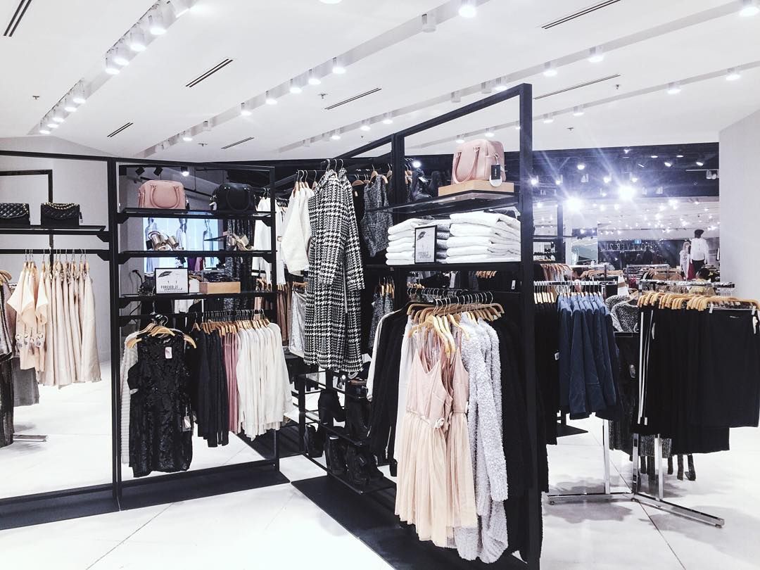 Słynna marka odzieżowa oficjalnie ogłosiła bankructwo. Ma ponad 800 sklepów w 57 krajach