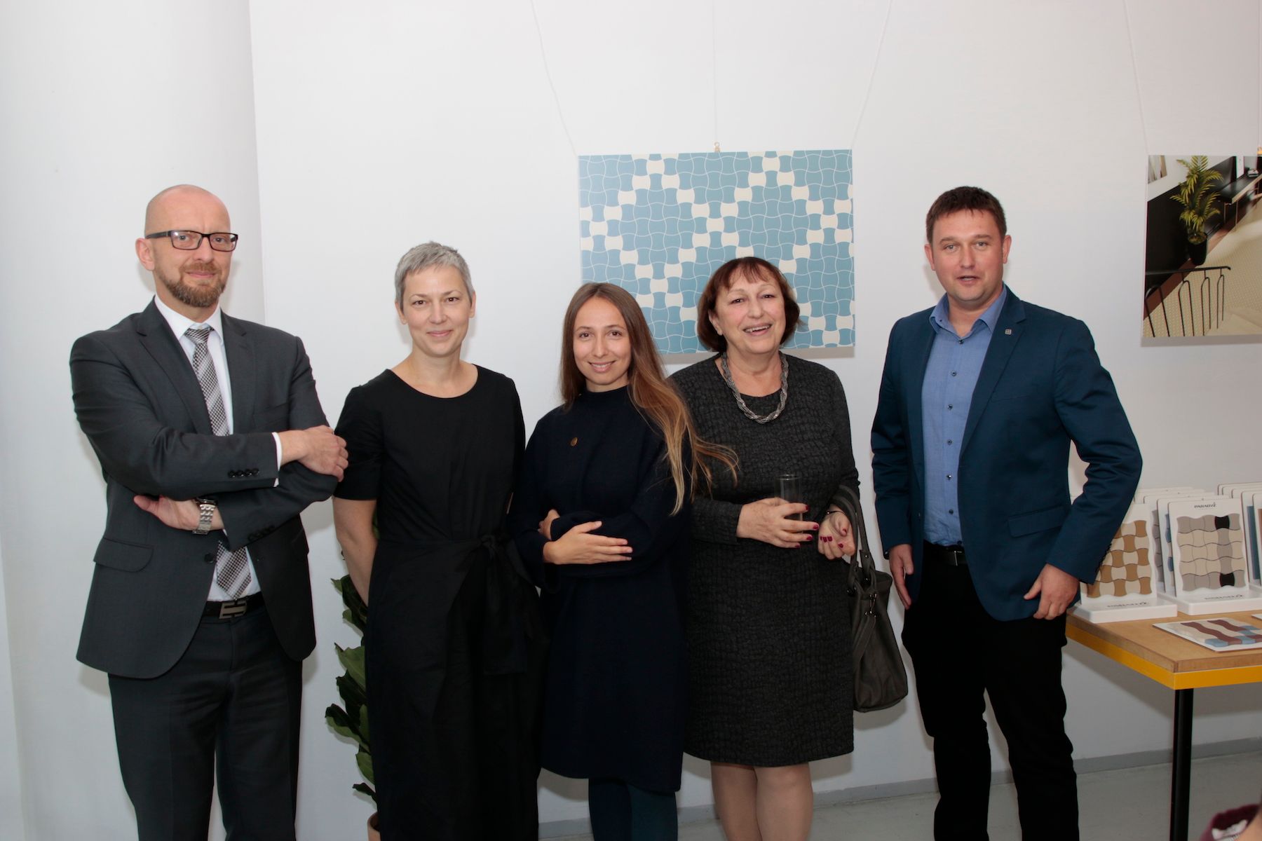 Kultowe ceramiczne gorseciki w kolekcji „Modernizm” autorstwa światowej sławy polskiej projektantki