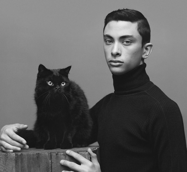 9 najlepszych kampanii modowych z kotami w roli głównej