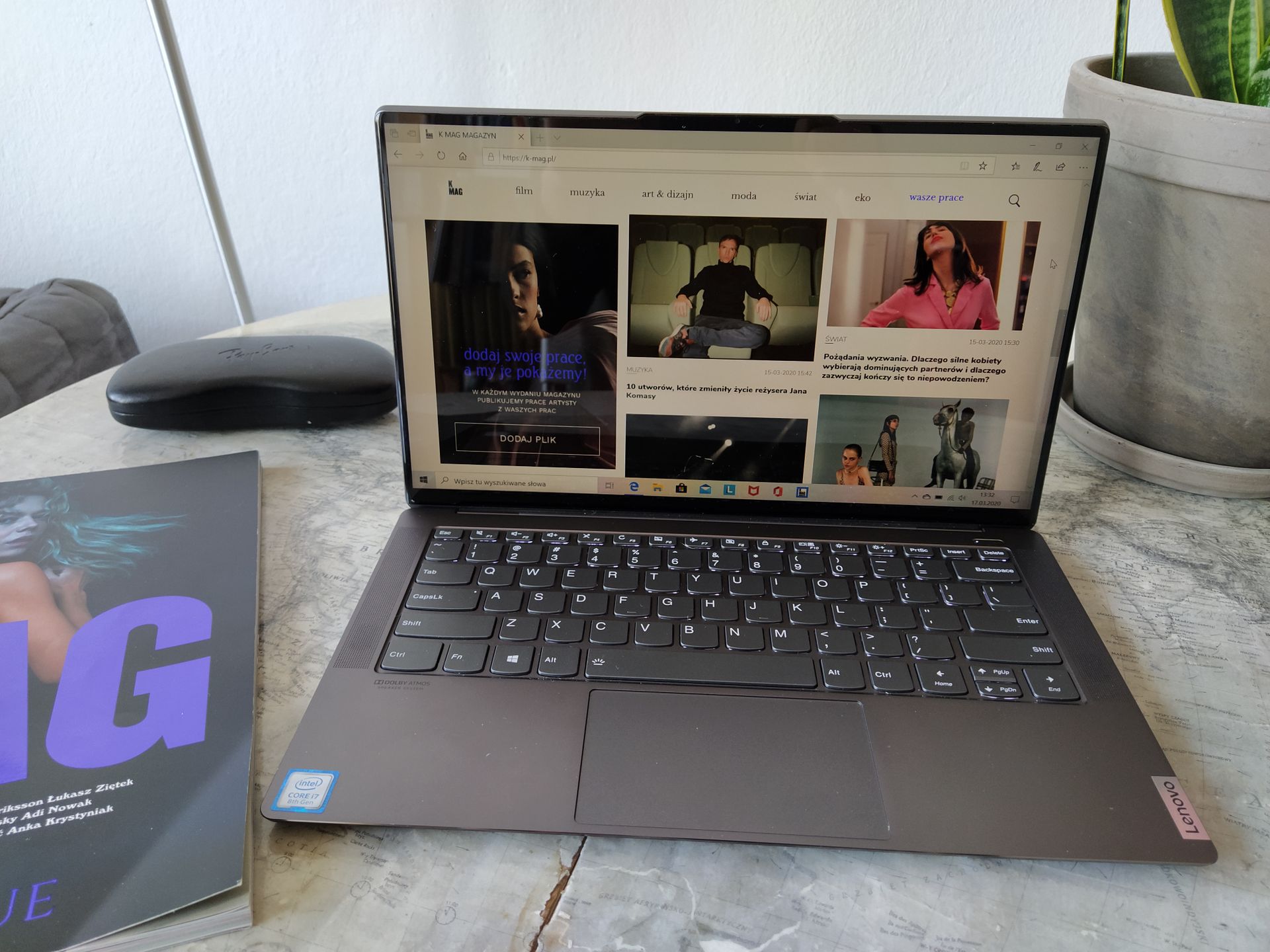 Elegancki, wygodny, inteligentny. Lenovo Yoga S940 to wyjątkowo smukły laptop dobry zarówno do pracy, jak i do rozrywki