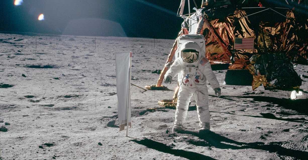 W czasie izolacji NASA oferuje domowe spacery w kosmosie