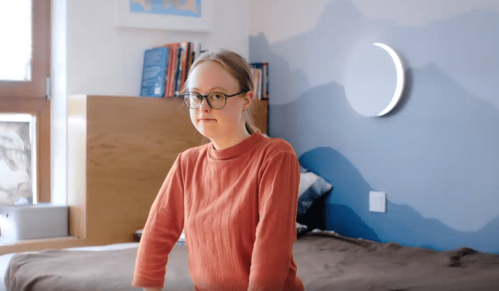 Ten świetny film zachęca do zrzutki na remont Teatru 21, w którym grają aktorzy z niepełnosprawnościami!