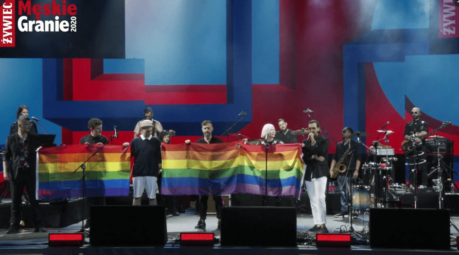Artyści podczas Męskiego Grania 2020 wsparli społeczność LGBT. Podsiadło także w tekście piosenki