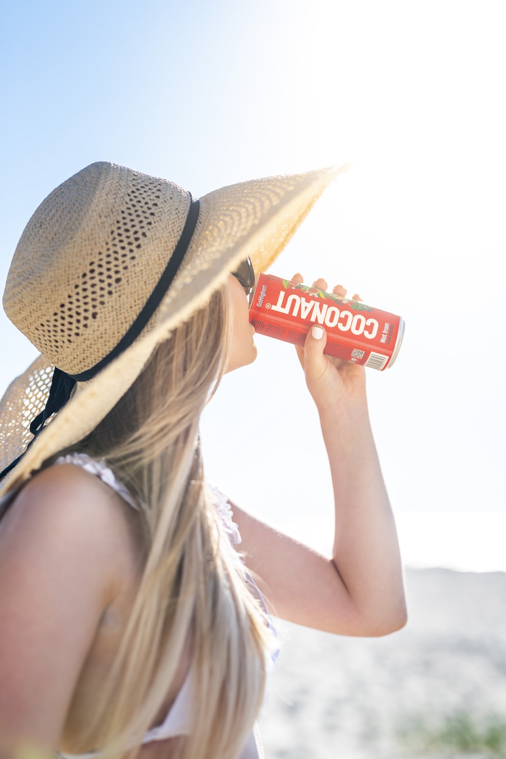 Must have na lato? Woda kokosowa! To ona najlepiej nawadnia