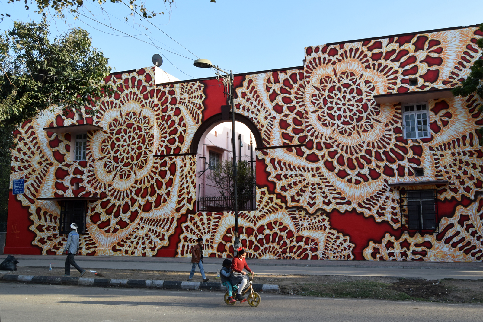 Widzieliście kiedyś koronkę w przestrzeni miejskiej? Bardzo możliwe, że zostawiła ją tam NeSpoon [wywiad]