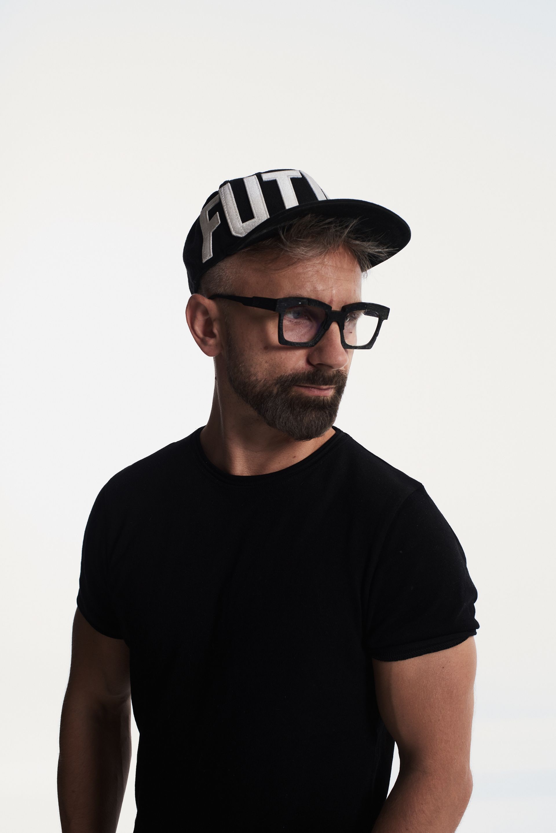 AGIM, jedna z kluczowych postaci polskiej muzyki elektronicznej, stworzył soundtrack do gry komputerowej [wywiad]