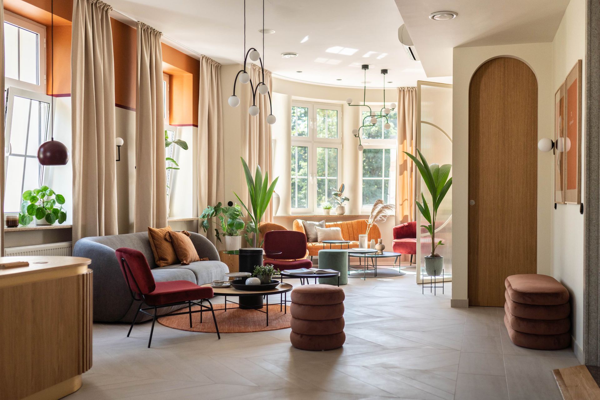 Kompleksowa opieka dla kobiet. W Infemini znajdziemy specjalistów, wiedzę, wsparcie i dumę z kobiecości