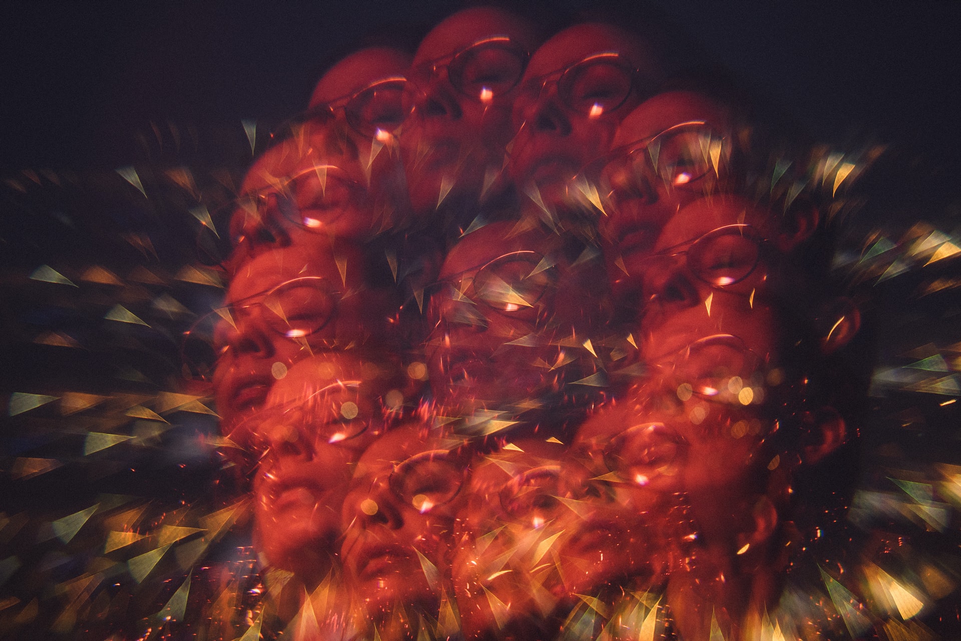 Powstała pierwsza linia telefoniczna, która poprowadzi cię przez psychodeliczny trip!