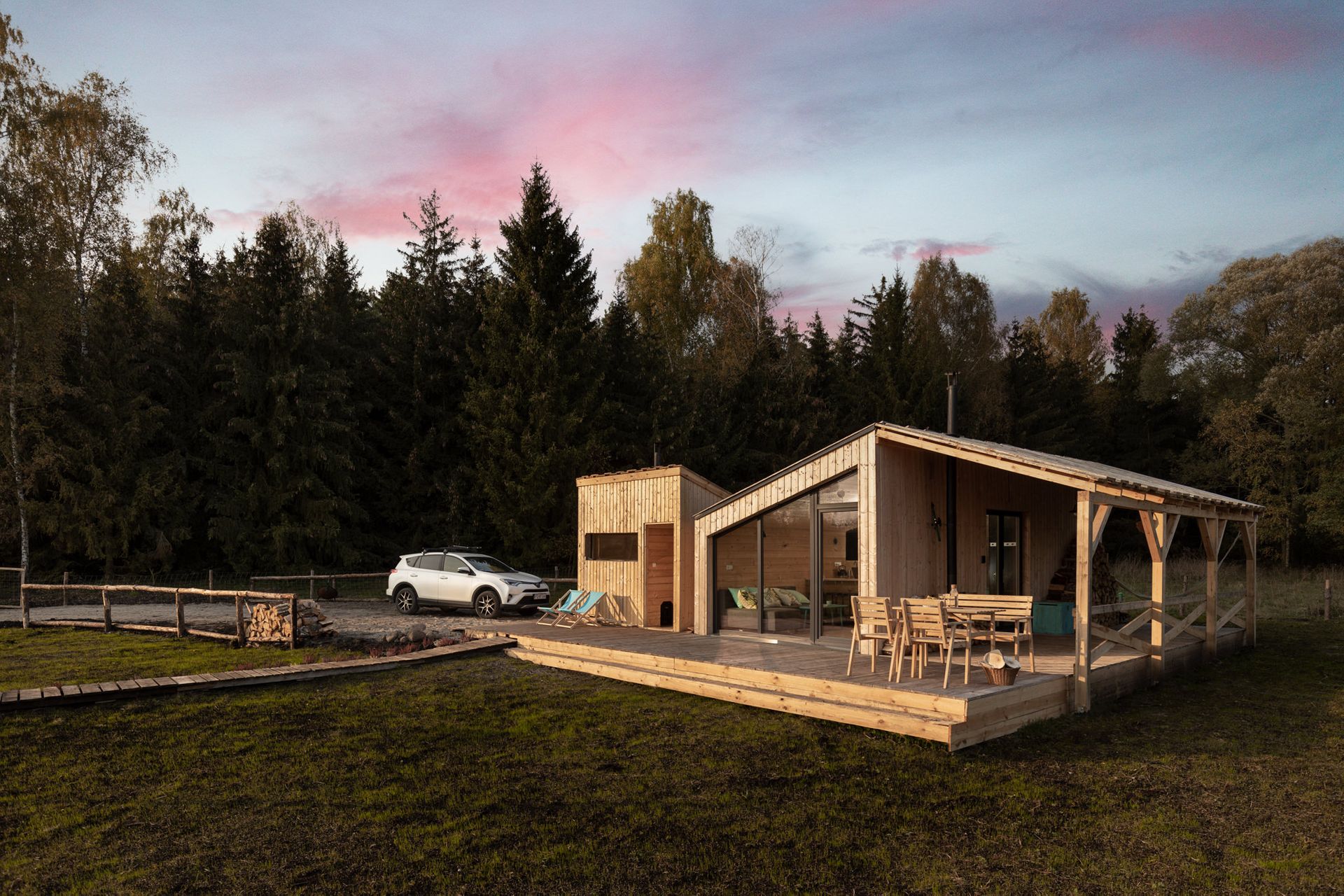 Przyjechali z Dubaju do Poznania i stworzyli ekologiczny azyl wśród drzew