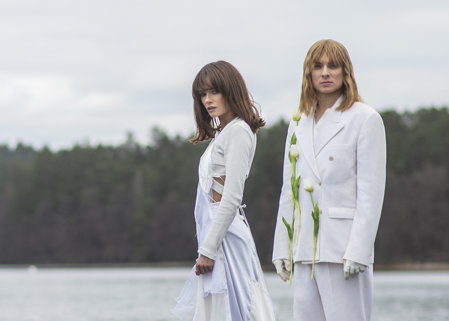 Ralph Kaminski i Natalia Szroeder łączą siły w melancholijnym klipie do „Przypływów"