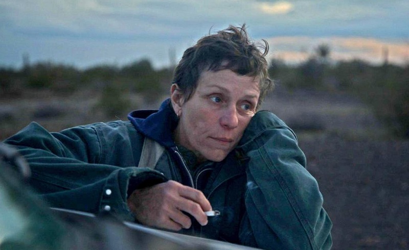 Obsypany Oscarami „Nomadland” nareszcie w polskich kinach! Znamy datę premiery