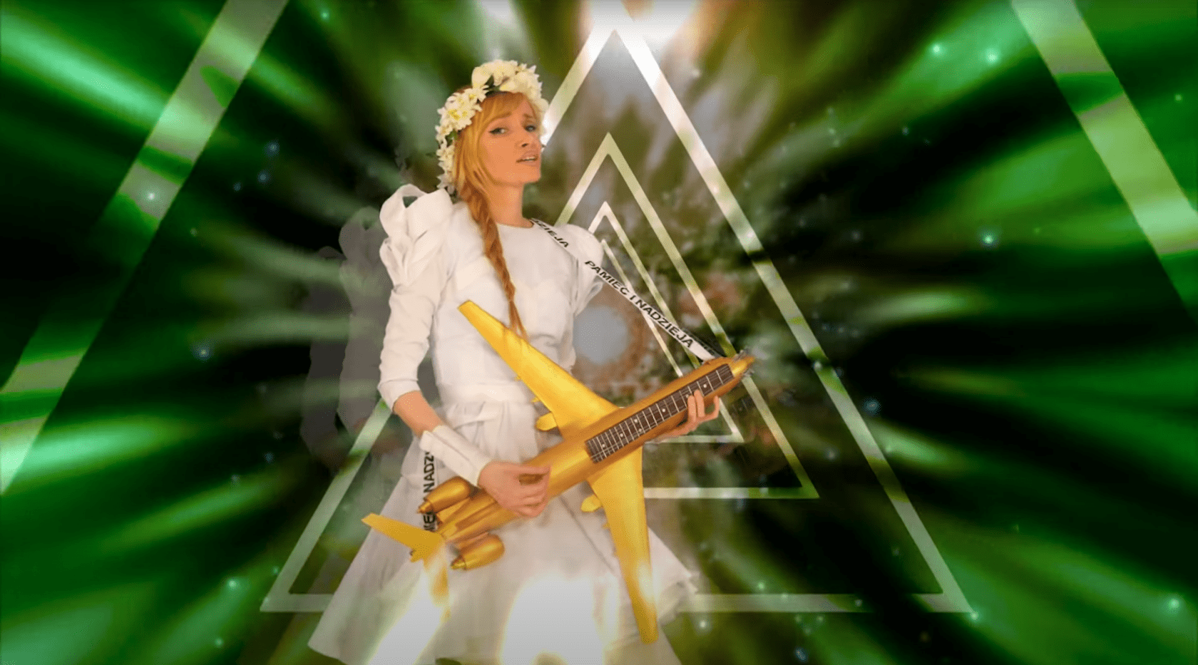 Oazowy electro-pop o katastrofie smoleńskiej i tym, że miłość nas zbawi. Po prostu to zobaczcie