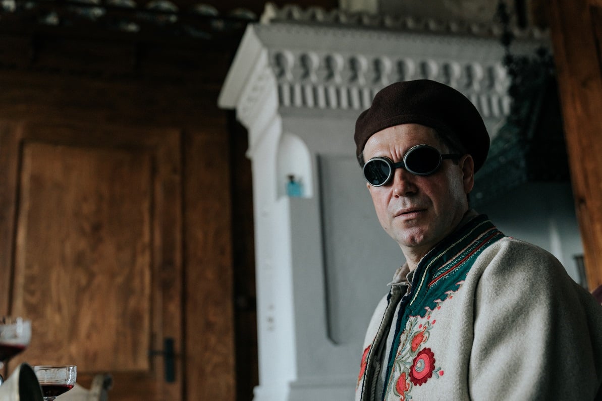 Dorociński jako Witkacy? Komedia kryminalna „Niebezpieczni dżentelmeni” zapowiada się szaleńczo