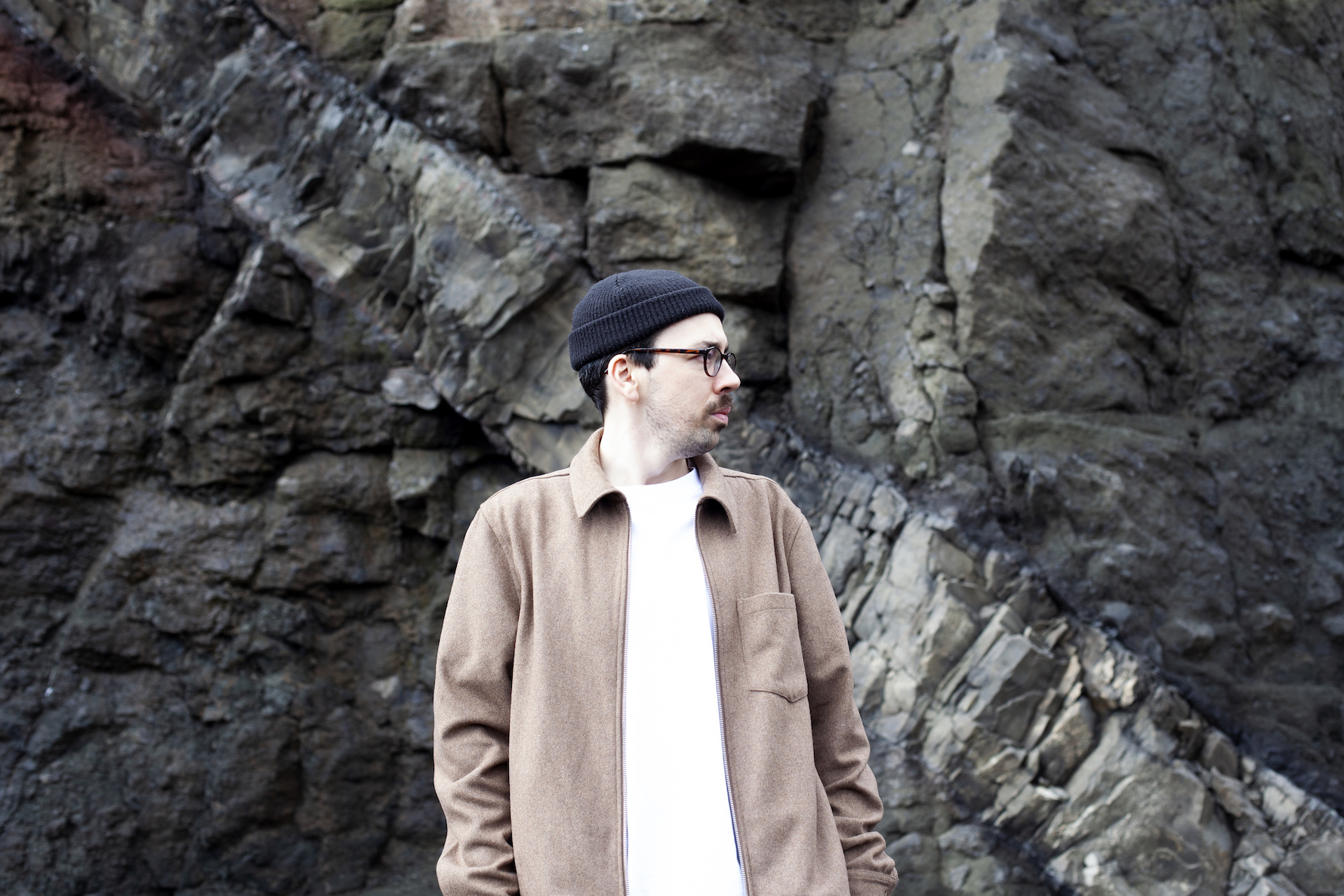 Polski producent Klaves powrócił z nowym materiałem i taką elektronikę to my rozumiemy!