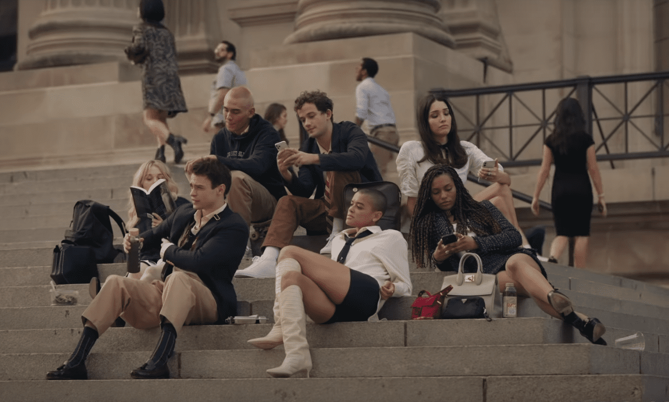 Wróciła! Intrygi, romanse i trójkąt w zwiastunie długo oczekiwanej kontynuacji „Plotkary"