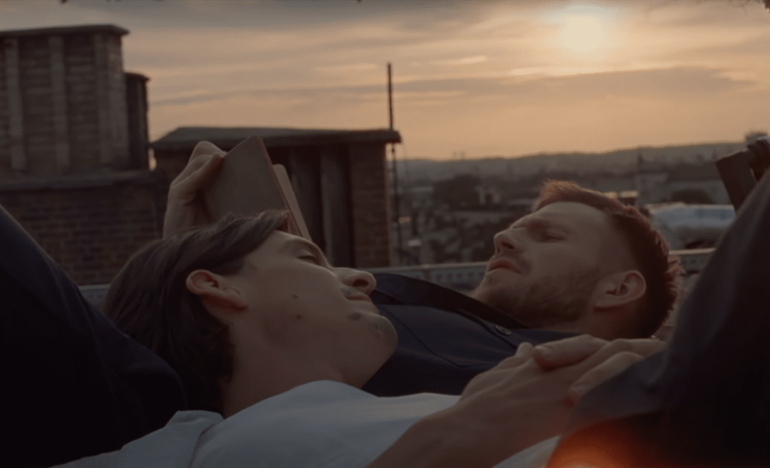 Piasek po coming oucie wypuścił utwór i teledysk o miłości dwóch mężczyzn