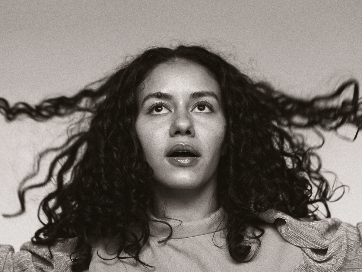 Sesja polskiej fotografki zwraca uwagę na osoby LGBT+, które należą do mniejszości etnicznych