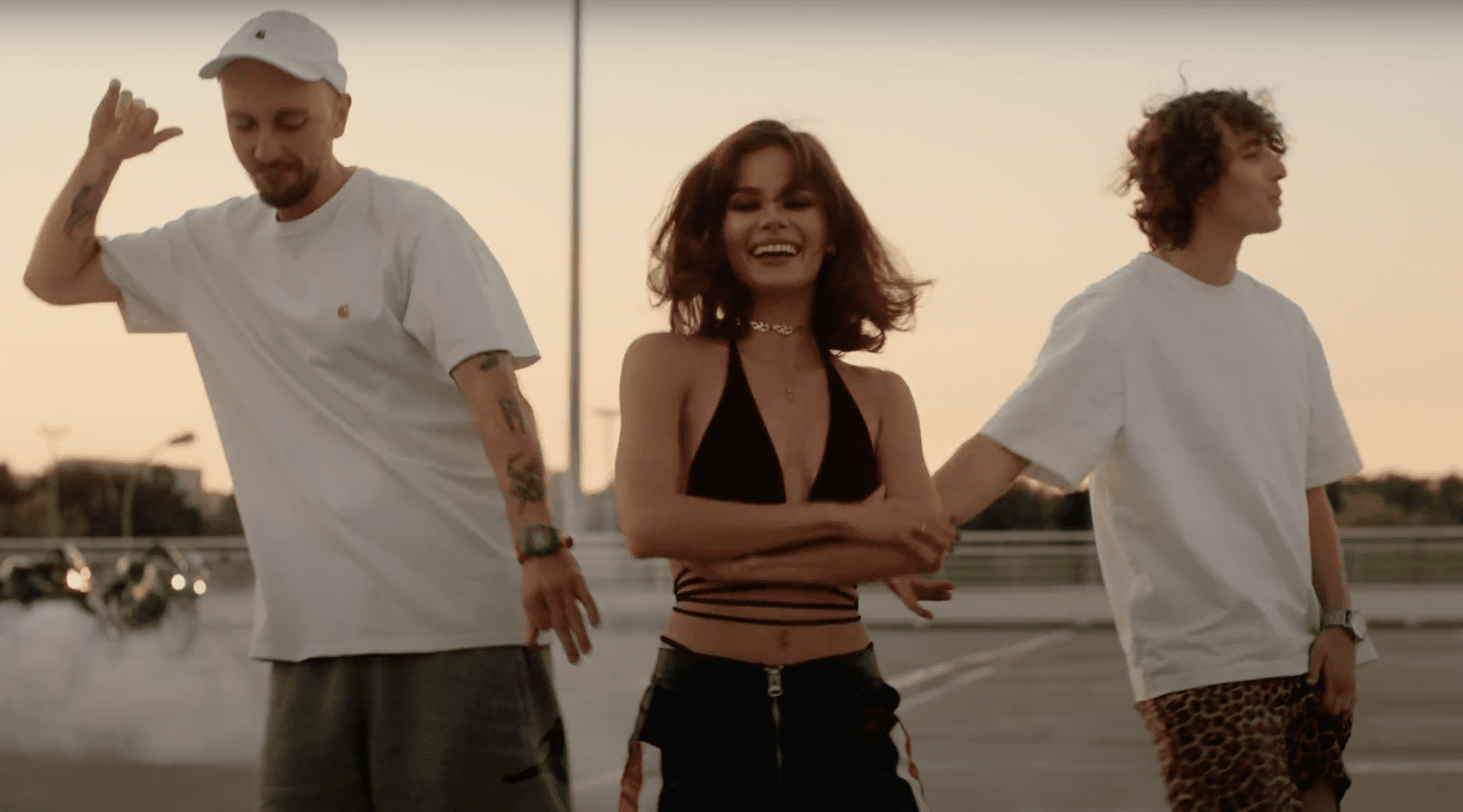 Eteryczna Natalia Szroeder i duet Miętha łączą siły w letnim klipie